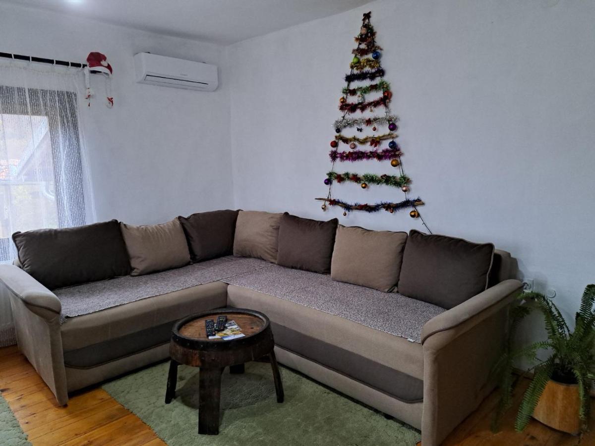Seosko Domacinstvo „Gabar” Villa Custica Kültér fotó
